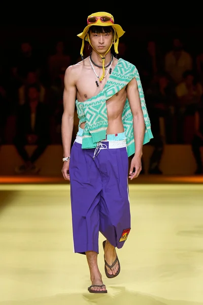 Look 34